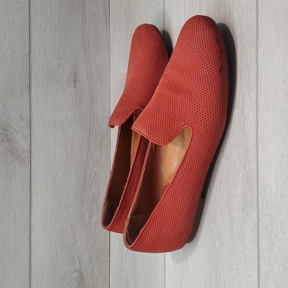 Gentle Souls by Kenneth Cole Eugene 2 Loafer Slip on flats shoes sz 9M - Picture 1 of 13